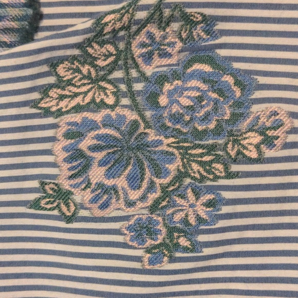 Zara small shirt with ties - Picture 2 of 7